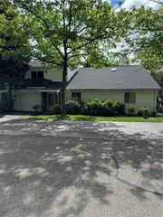897 Halifax Drive, Warwick, RI 02886