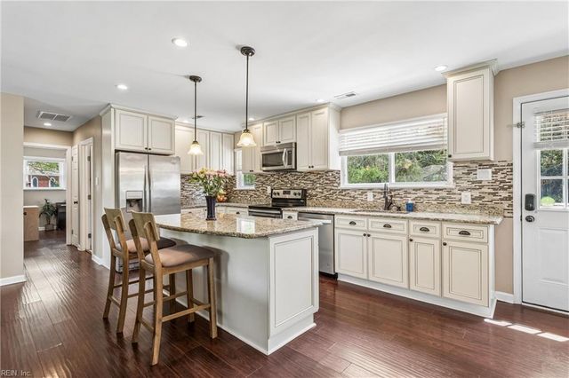 2222 Old Williamsburg RD, Yorktown, VA 23690