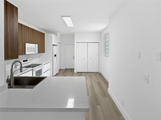 2179 Hacienda Ter, Weston, FL 33327