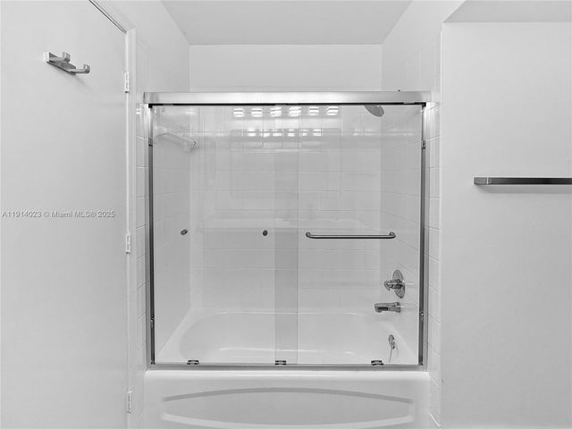 2179 Hacienda Ter, Weston, FL 33327