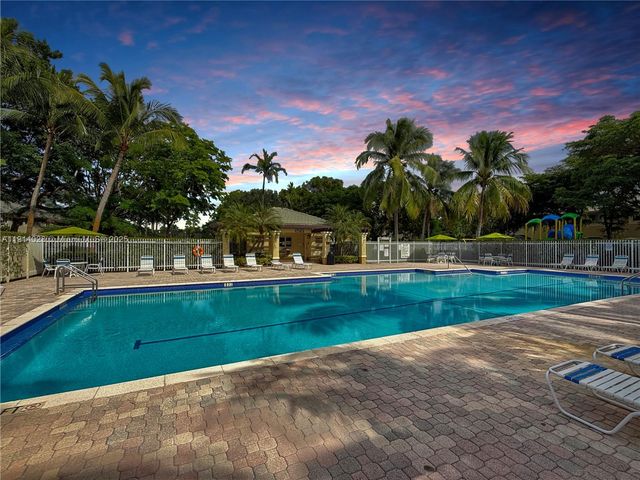 2179 Hacienda Ter, Weston, FL 33327