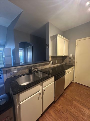 4230 NW Meadow Creek Circle 306, Fayetteville, AR 72703