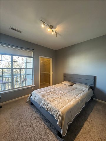 4230 NW Meadow Creek Circle 306, Fayetteville, AR 72703