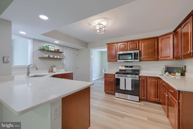 24 HEMLOCK DR, Marietta, PA 17547