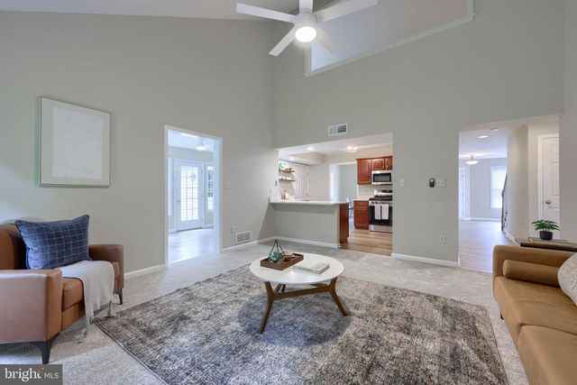 24 HEMLOCK DR, Marietta, PA 17547
