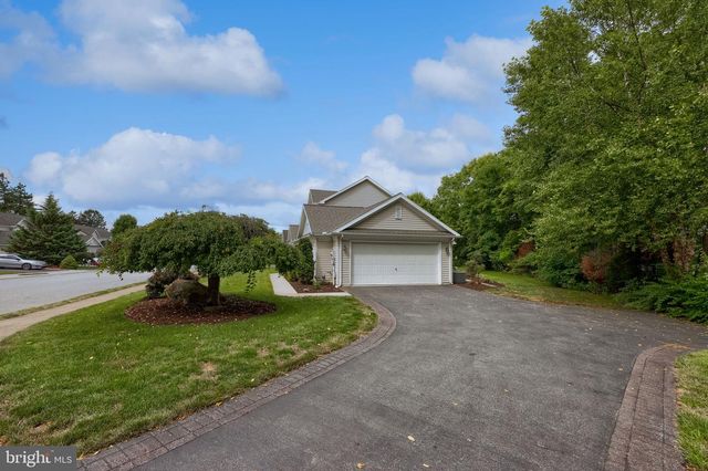 24 HEMLOCK DR, Marietta, PA 17547