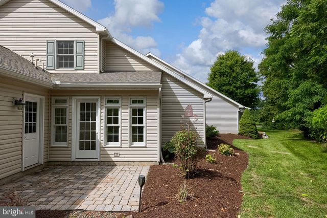 24 HEMLOCK DR, Marietta, PA 17547