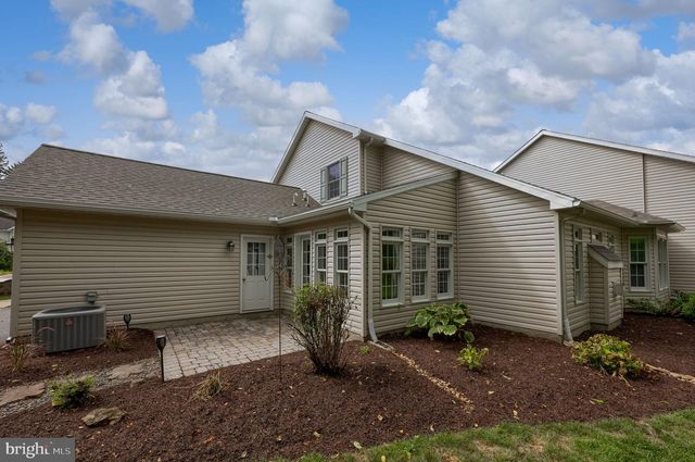 24 HEMLOCK DR, Marietta, PA 17547