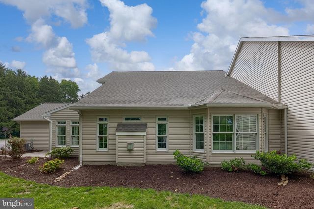 24 HEMLOCK DR, Marietta, PA 17547
