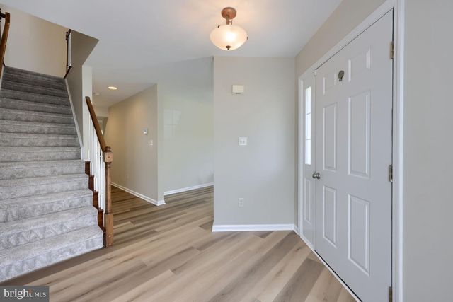 24 HEMLOCK DR, Marietta, PA 17547