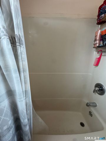 30 Cliff Street, Norwich, CT 06360