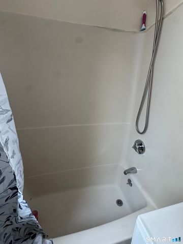 30 Cliff Street, Norwich, CT 06360