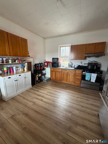 30 Cliff Street, Norwich, CT 06360