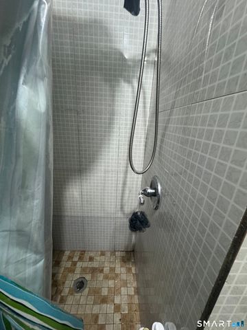 30 Cliff Street, Norwich, CT 06360