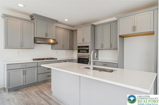 120 Ashford Drive, Coopersburg Boro, PA 18036