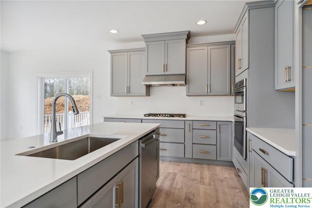 120 Ashford Drive, Coopersburg Boro, PA 18036