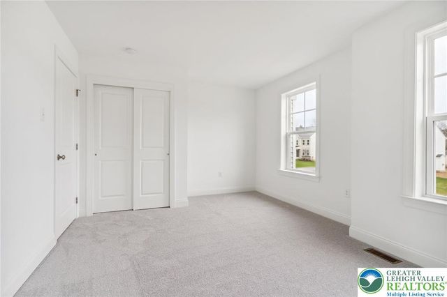 120 Ashford Drive, Coopersburg Boro, PA 18036