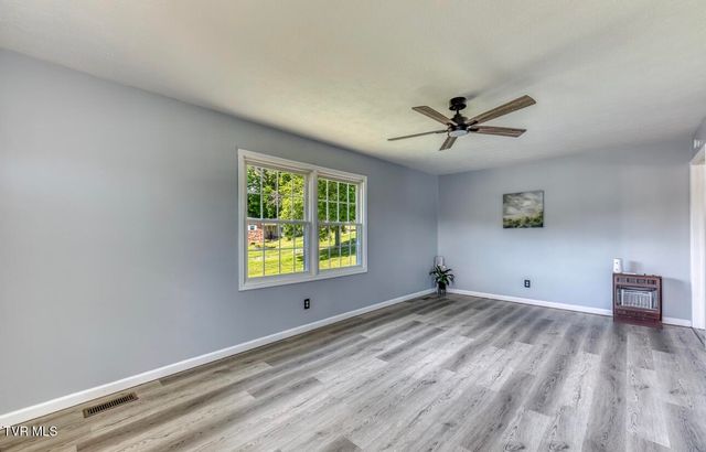 305 Imperial Circle, Kingsport, TN 37660