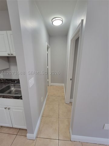 1740 NW 1st Pl 3, Miami, FL 33136