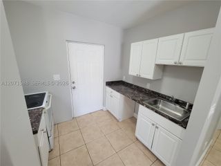 1740 NW 1st Pl 3, Miami, FL 33136