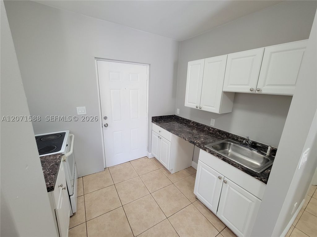 1740 NW 1st Pl 3, Miami, FL 33136