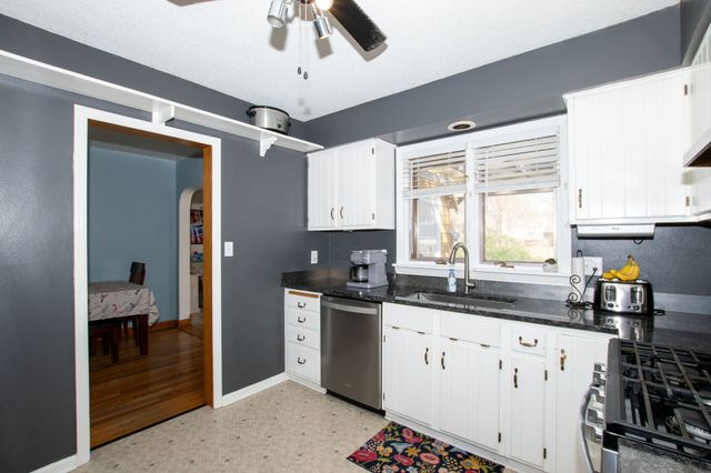 1204 N C Street, Indianola, IA 50125