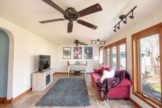 1204 N C Street, Indianola, IA 50125