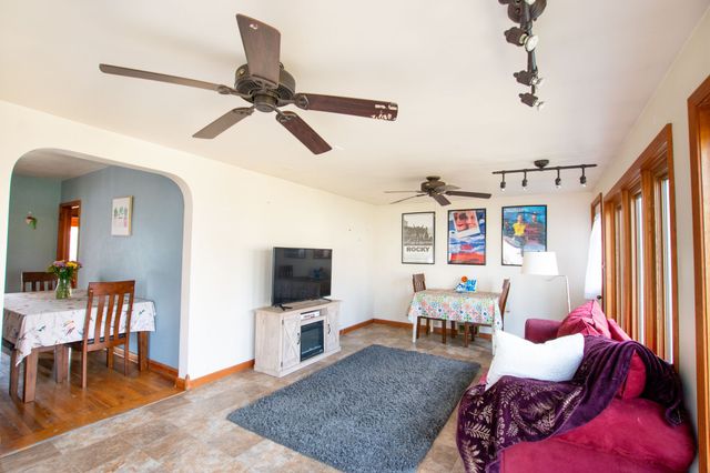 1204 N C Street, Indianola, IA 50125