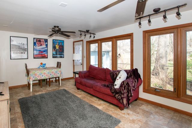 1204 N C Street, Indianola, IA 50125