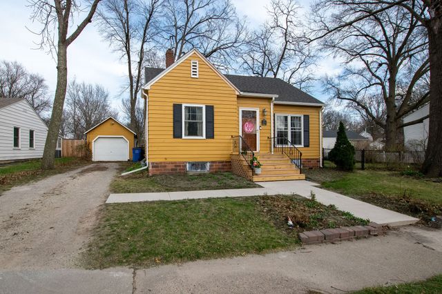 1204 N C Street, Indianola, IA 50125