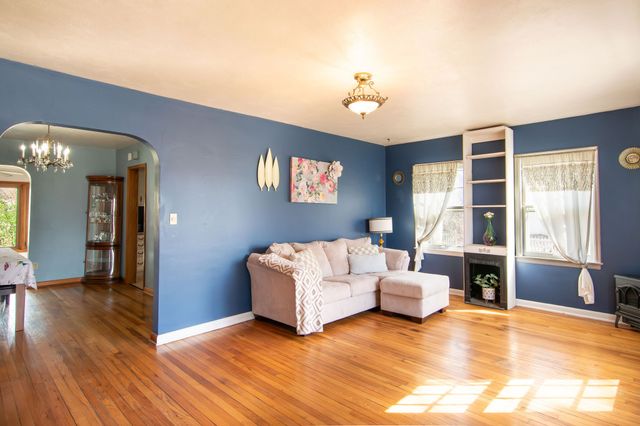 1204 N C Street, Indianola, IA 50125