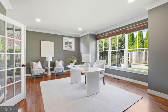 2808 JOHN MARSHALL DR, Arlington, VA 22207