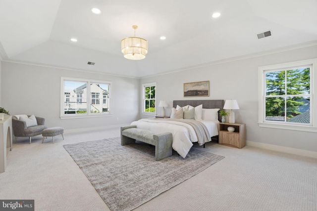 2808 JOHN MARSHALL DR, Arlington, VA 22207