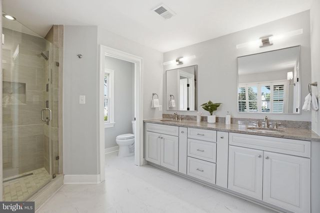 2808 JOHN MARSHALL DR, Arlington, VA 22207