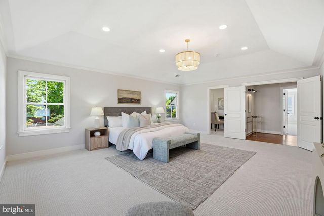 2808 JOHN MARSHALL DR, Arlington, VA 22207