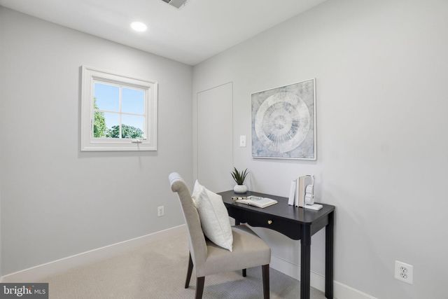 2808 JOHN MARSHALL DR, Arlington, VA 22207
