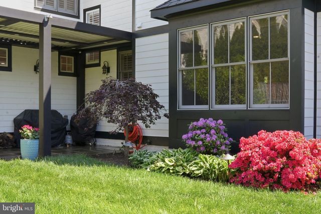 2808 JOHN MARSHALL DR, Arlington, VA 22207