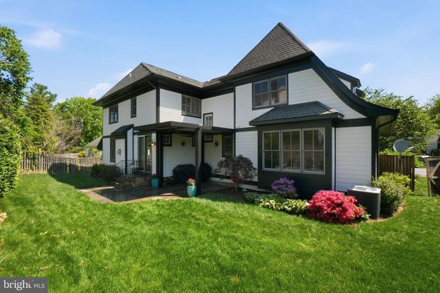 2808 JOHN MARSHALL DR, Arlington, VA 22207