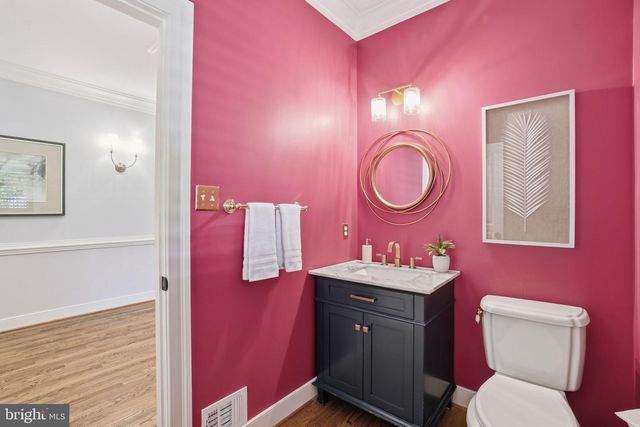 2808 JOHN MARSHALL DR, Arlington, VA 22207