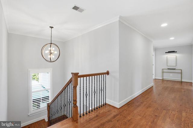 2808 JOHN MARSHALL DR, Arlington, VA 22207