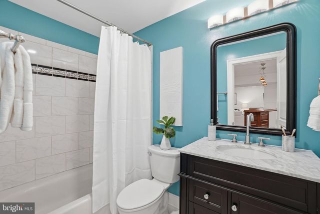 2808 JOHN MARSHALL DR, Arlington, VA 22207