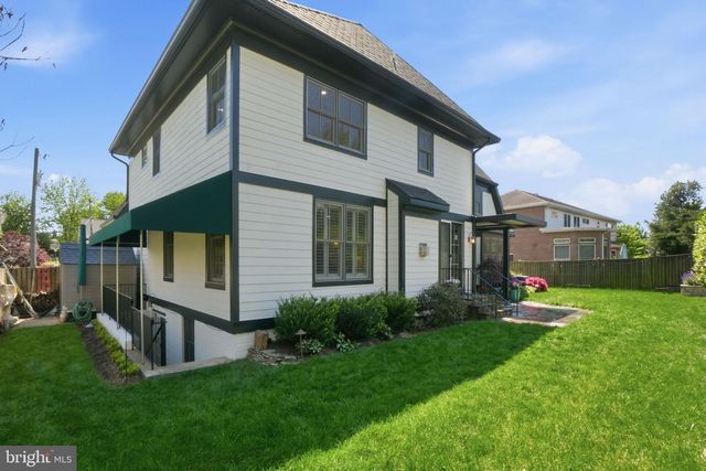 2808 JOHN MARSHALL DR, Arlington, VA 22207