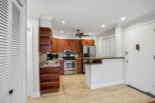 119 Sierra Vista Lane 119, Valley Cottage, NY 10989