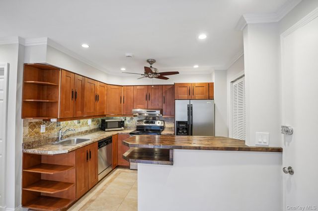 119 Sierra Vista Lane 119, Valley Cottage, NY 10989