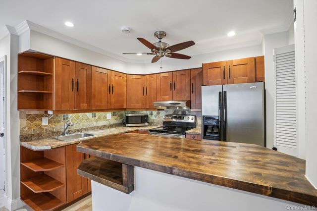 119 Sierra Vista Lane 119, Valley Cottage, NY 10989