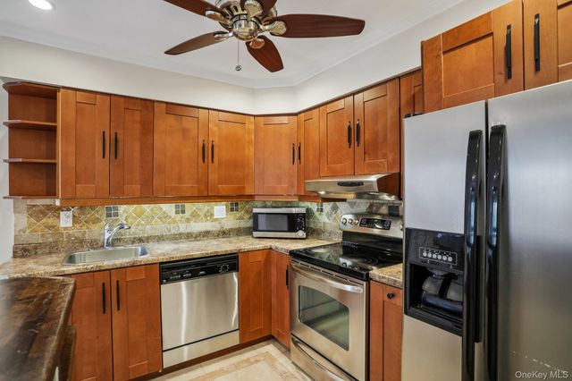 119 Sierra Vista Lane 119, Valley Cottage, NY 10989