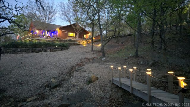 1807 Rose Lane, Eufaula, OK 74432