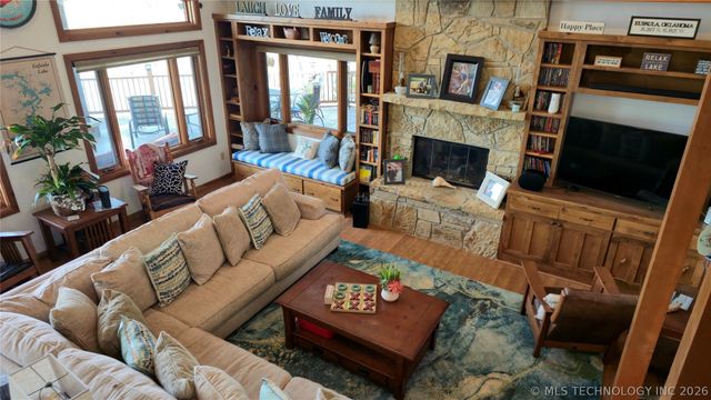 1807 Rose Lane, Eufaula, OK 74432