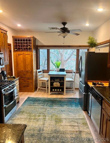 1807 Rose Lane, Eufaula, OK 74432