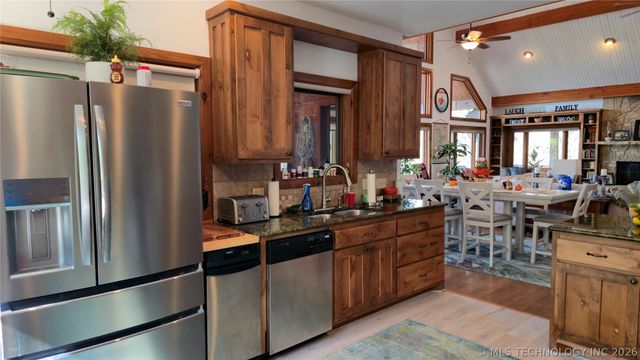 1807 Rose Lane, Eufaula, OK 74432